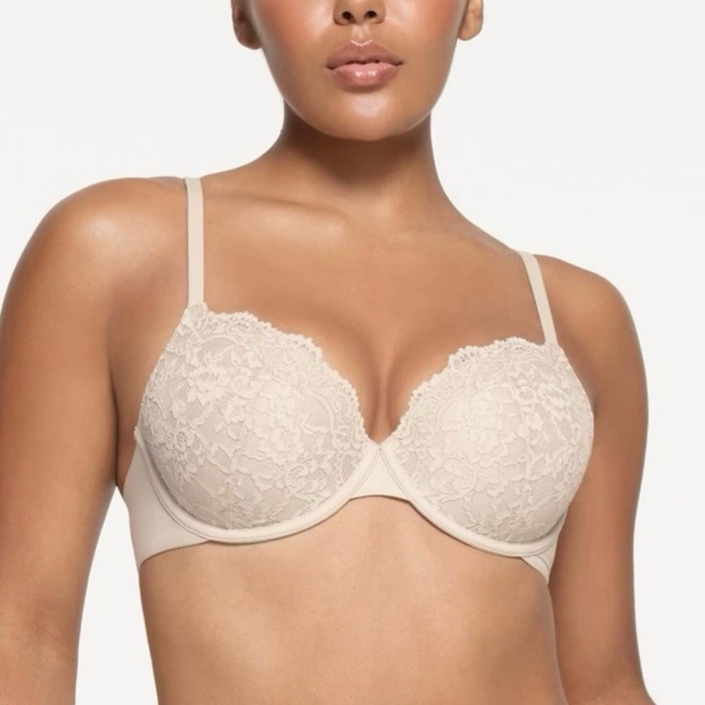 SKIMS FITS EVERYBODY LACE PUSH UP BRA